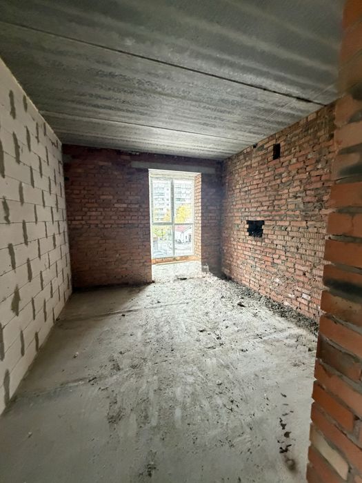 2 кімнатна квартира | 65 м.кв | після будівельників | переуступка
