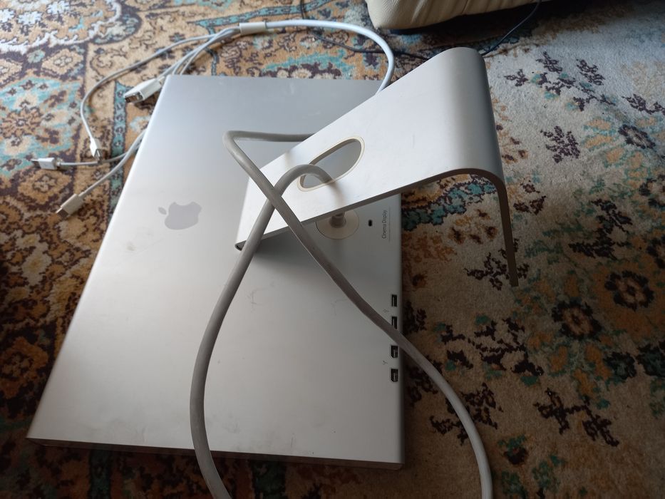 Монитор Apple Cinema