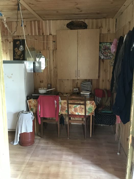 Дачна ділянка з будинком (18 соток, можливий продаж окремо 2 ділянок)
