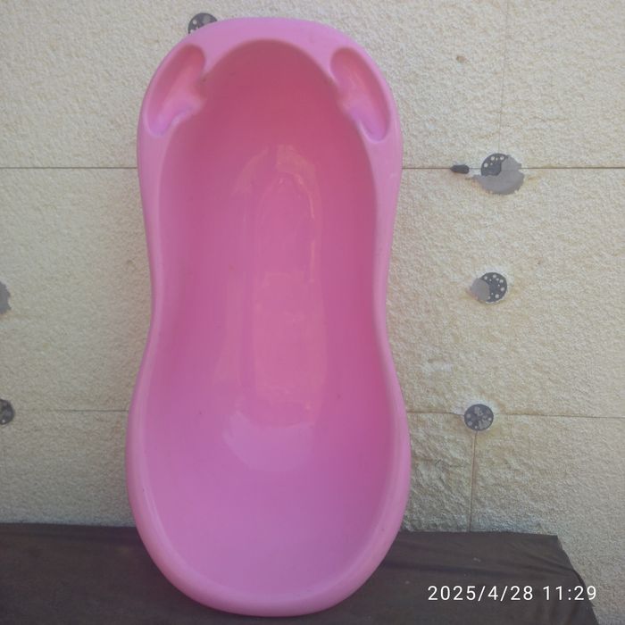 Ванночка для купелі новонароджених.