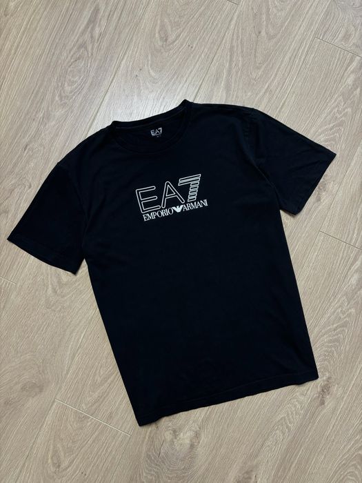 Футболка Emporio Armani EA7 чорна з великим логотипом розмір L чоловіча