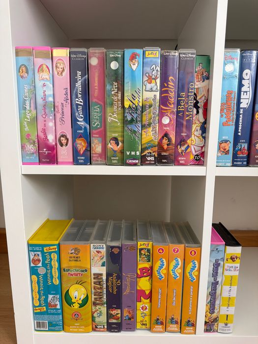 Conjunto VHS + cassetes + televisão