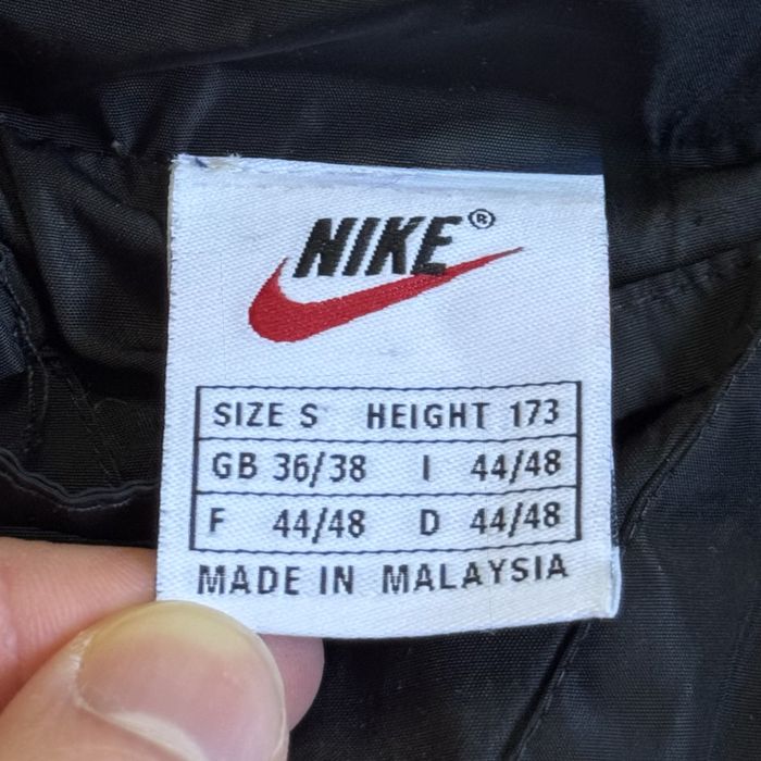 Вінтажний жіночий пуховик nike BIG logo чорного кольору, найк біг свуш