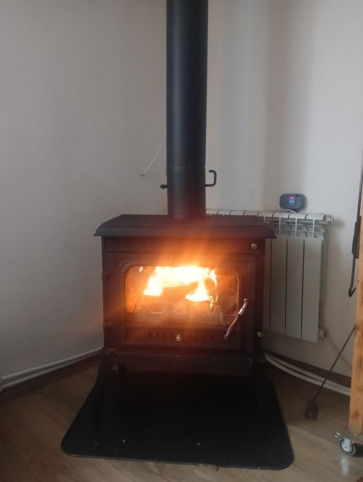 Kominek wolnostojący koza z płaszczem wodnym