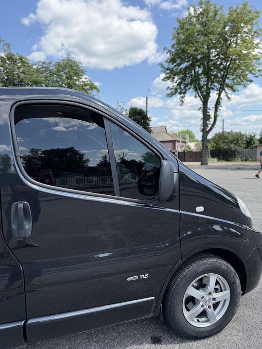 Продам Рено трафик 2012