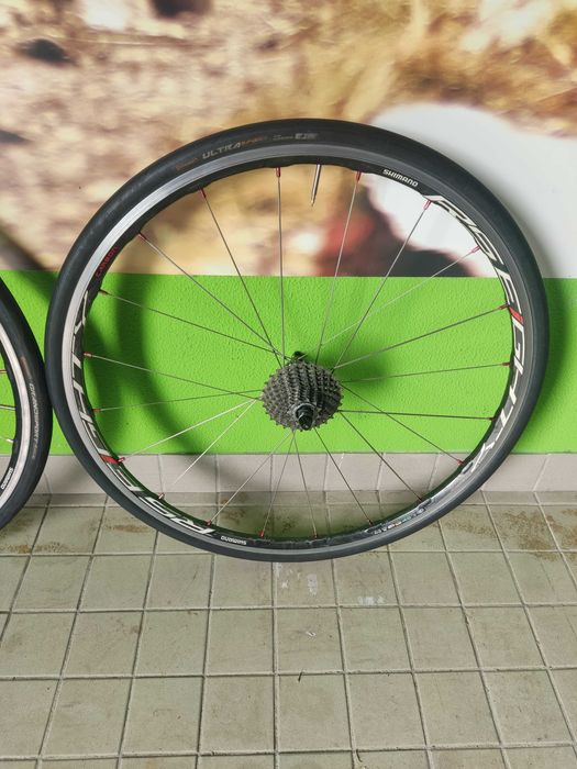 Par de rodas shimano rs eighty carbono