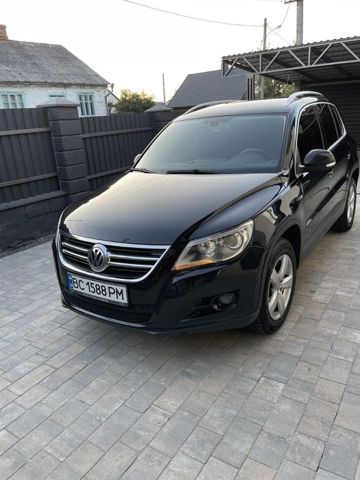 Volkswagen Tiguan 2010 рік.4×4.Обмін на Lexus gx.lx.Prado.