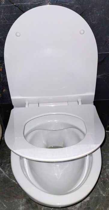 Miska podwieszana ROCA/WC/toaleta + deska wolnoopadajaca