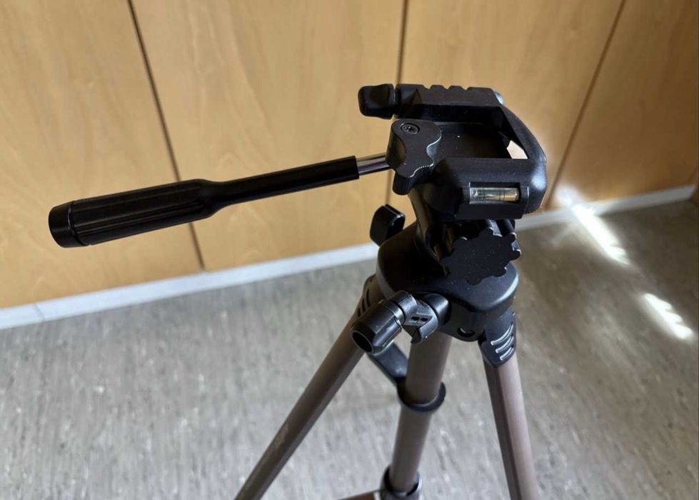 Продается штатив Walimex WT-3530  (146 см)