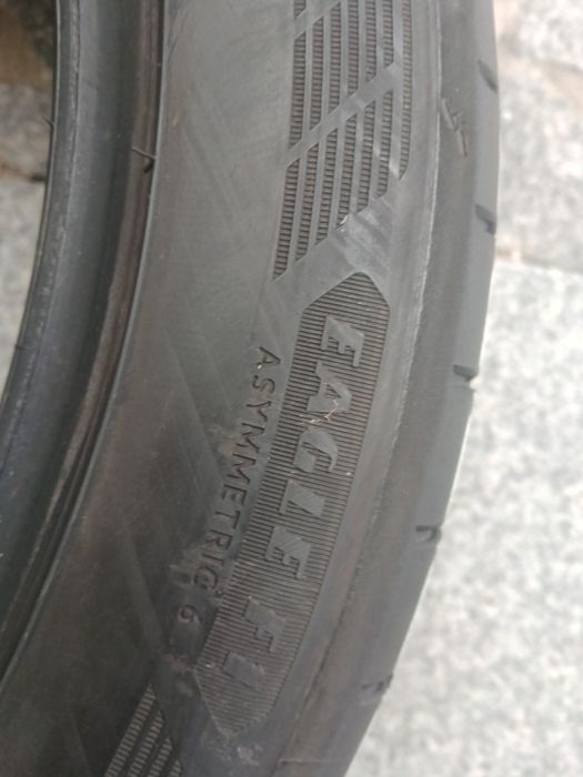 2 pneus 245 45 r18 Goodyear