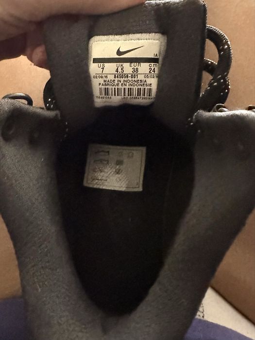 Продаю кросівки Nike. Оригінал. 24 см.