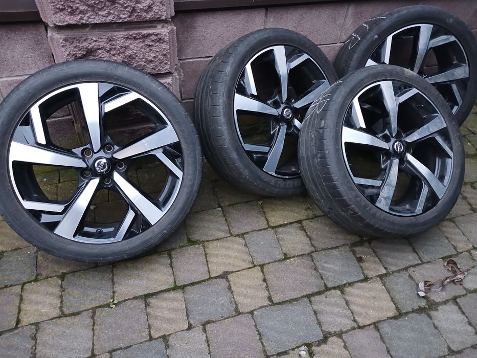 Продам титани на нісан r19