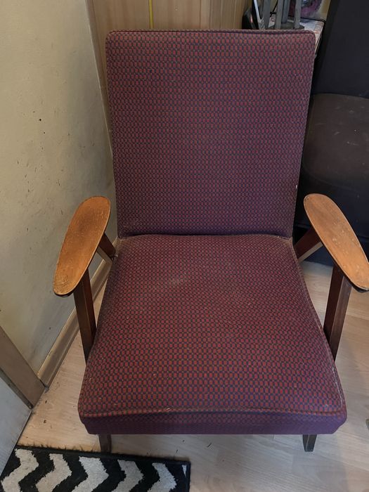Fotel PRL „Lisek” – lata 60., do renowacji