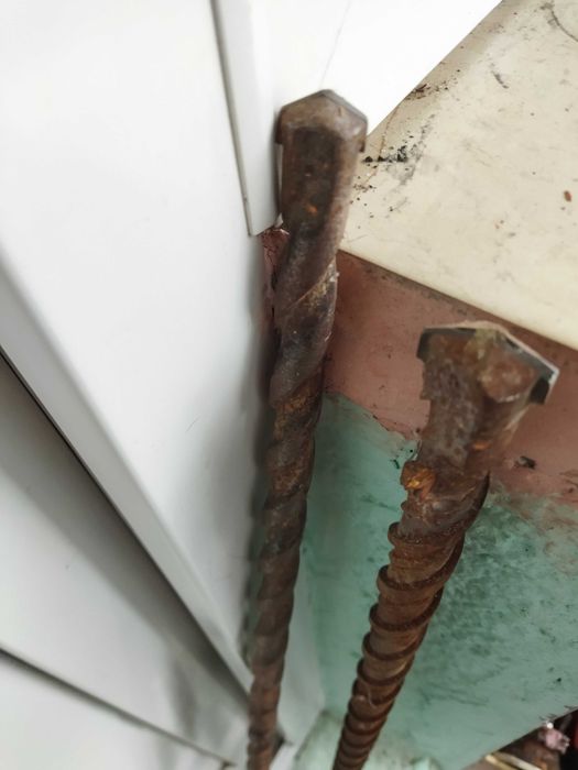 Лом, свердла по бетону,трубний ключ