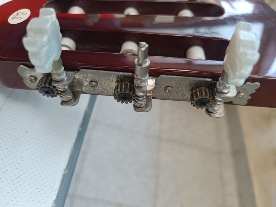 Guitarra clásica Stagg com tripé (negociável)