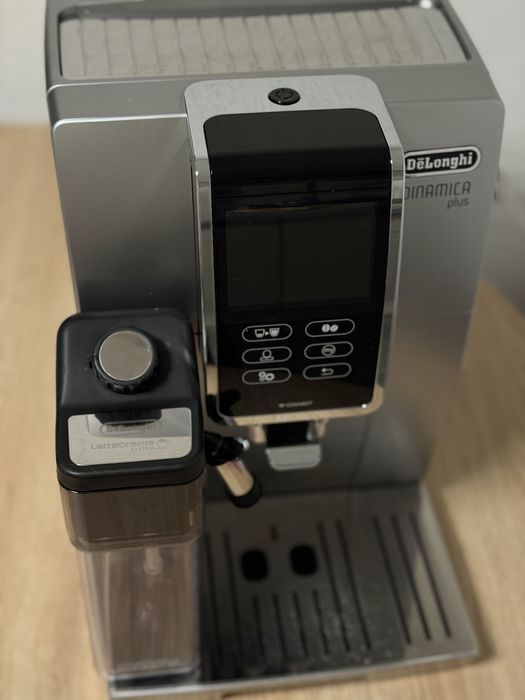 Кавомашина Delonghi Dinamica Plus(3273 )чашок