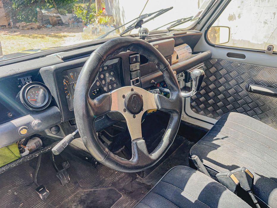 Renault 4L 1987 | Estilo aventureiro, cheia de carácter e pronta para nova vida