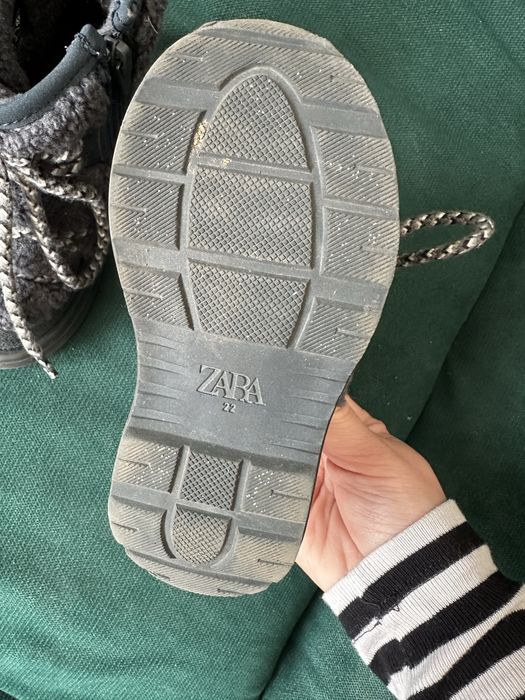 Zimowa dziecięca kurtka Zara na puchu + obuwie Zara + rękawiczki Zara