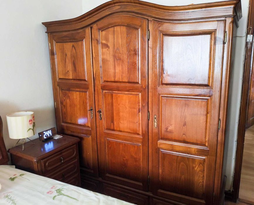 Mobília de Quarto Completa em Madeira Maciça + Colchão