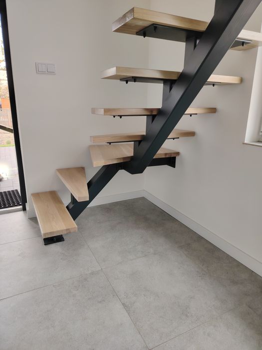 Schody metalowe stalowe stopień debowy