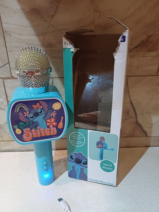 Mikrofon Stitch karaoke
