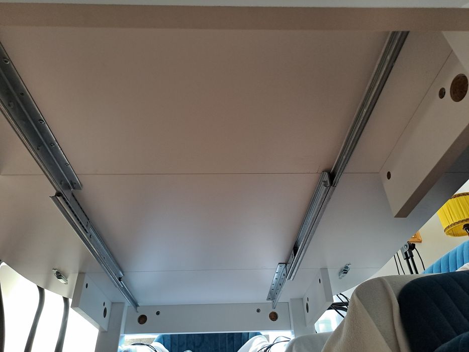 Stół rozkładany i 4 fotele