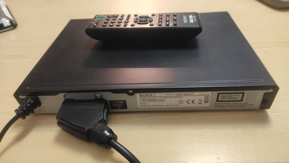 SONY DVP-SR170 CD/DVD player програвач