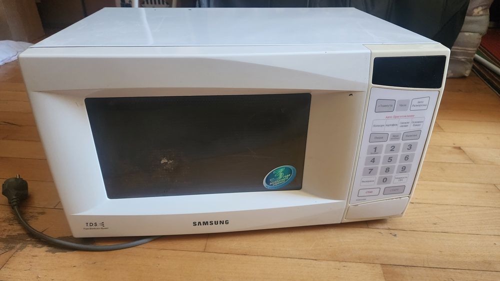 Мікрохвильова піч Samsung, модель M1739NR