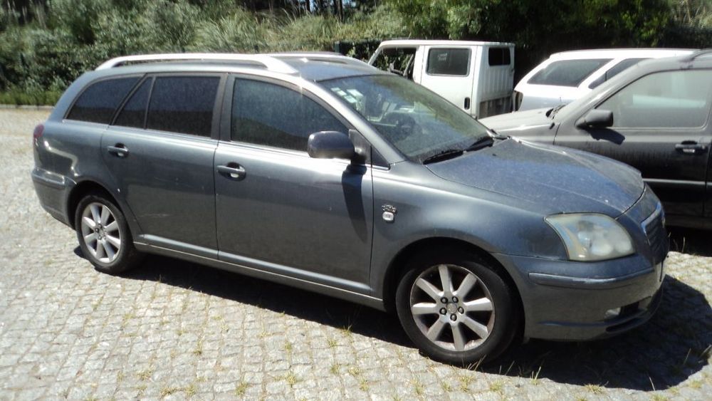 Toyota Avensis Wagon 2.0 D-4D 2004 - Para Peças
