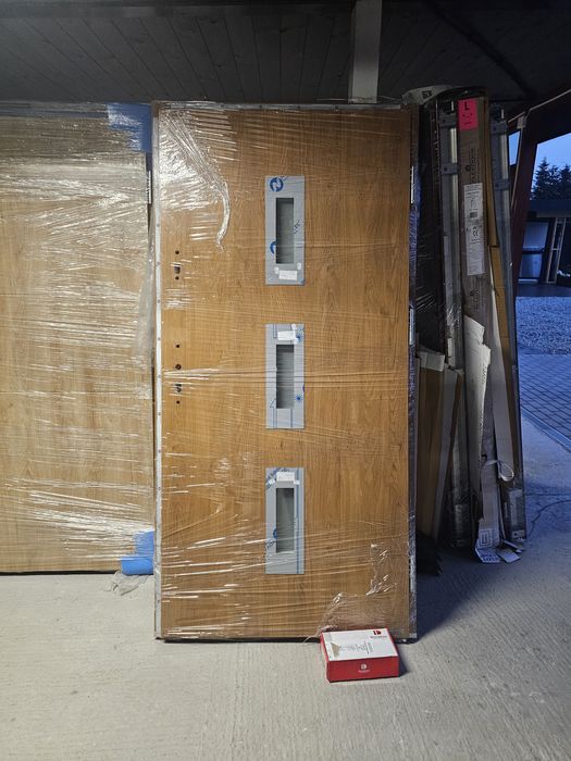 Drzwi zewnętrzne nowe 90 x 206