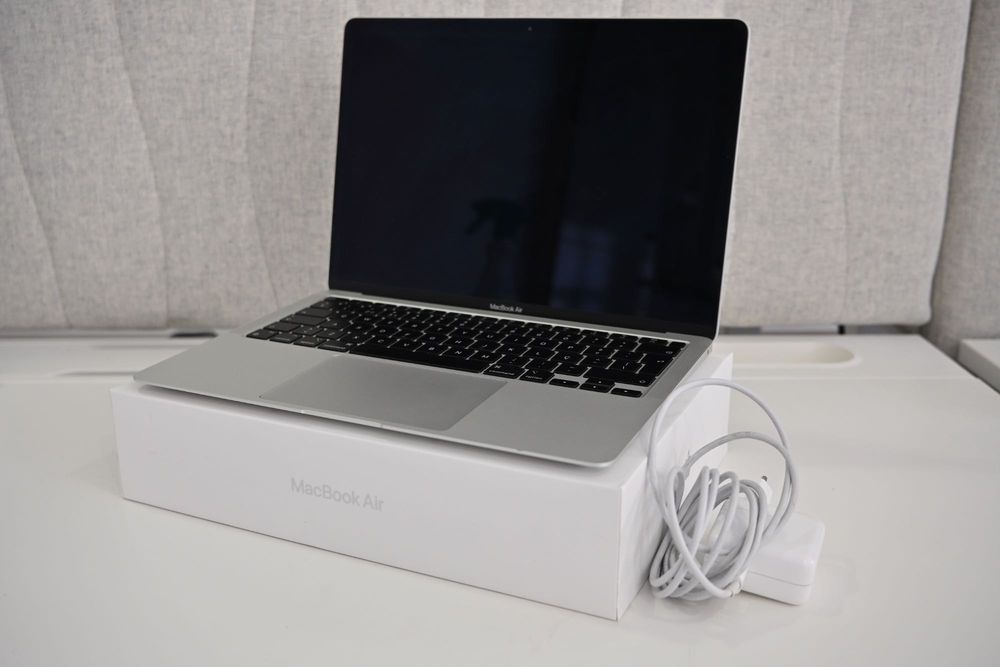Apple Macbook Air M1