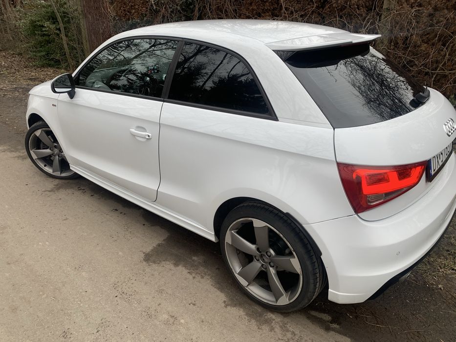 Audi a1 2.0Tdi s-line biala perla bi xenon navi CARPLAY