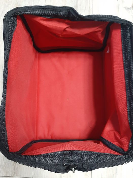 Сумка DeWalt с карманами Milwaukee