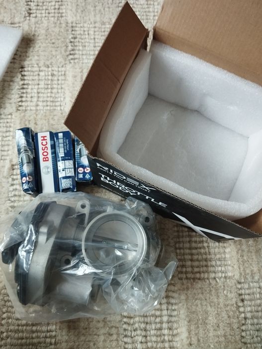 Ridex Throttle Body Corpo de Borboleta + 4 Spark Plugs Bosch Novo