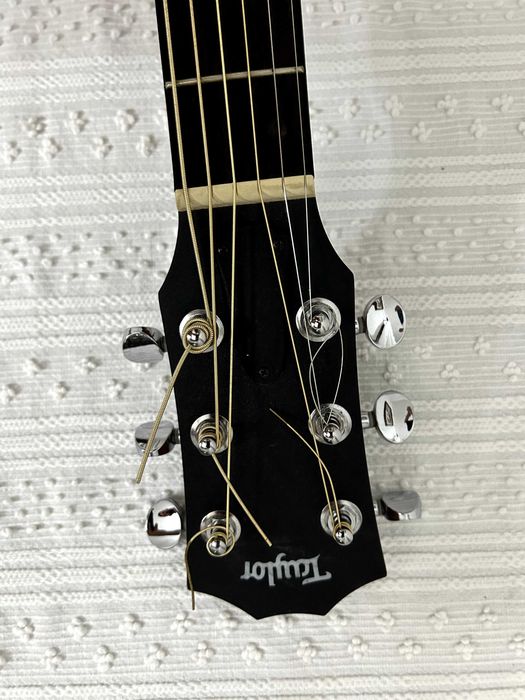 Vendo guitarra Taylor GS Mini para canhotos, com saco original
