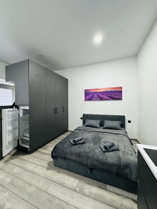 Світло є, безперебійне  живлення. Оренда, подобово. Центр.