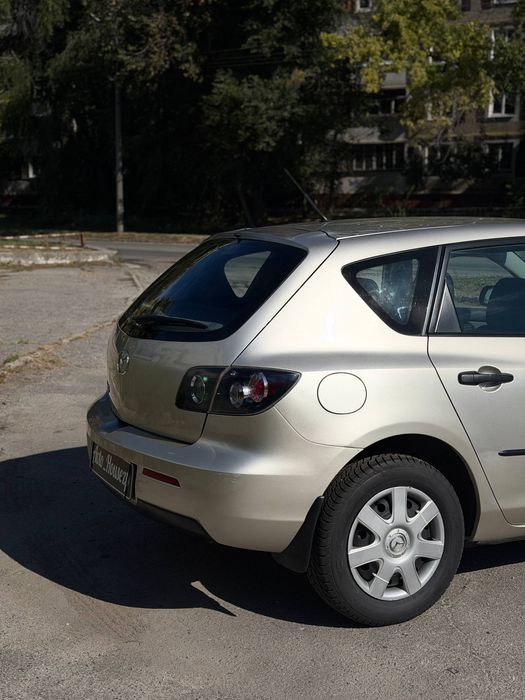 Продам Mazda 3 1.6