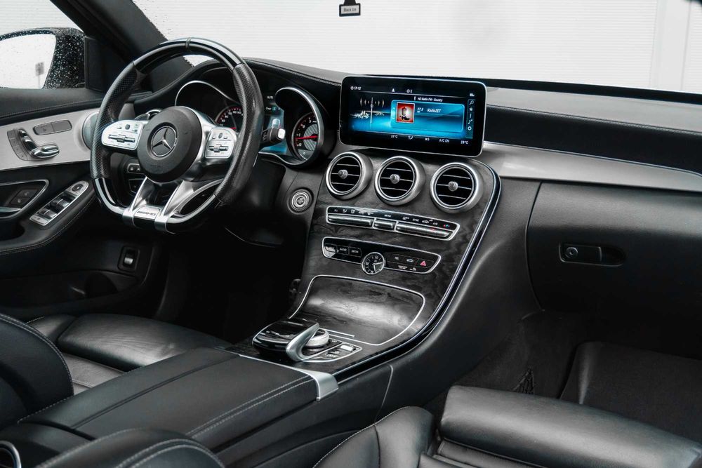 Wynajem Mercedes-AMG C43 | Poznań