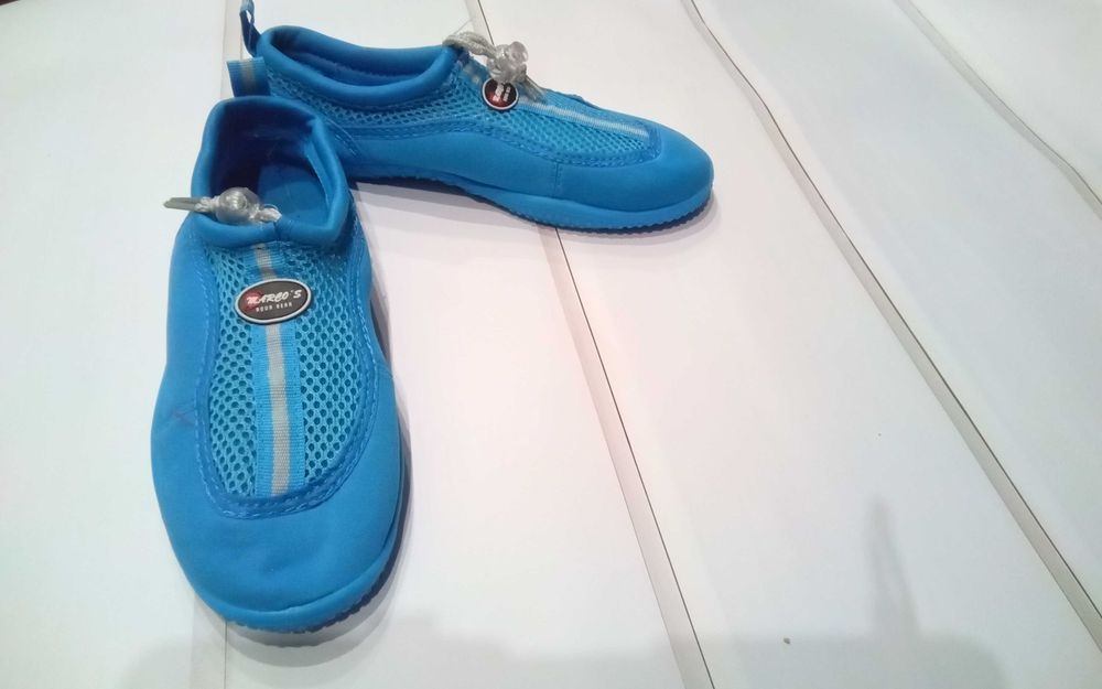 Аквашузи дитячі блакитні