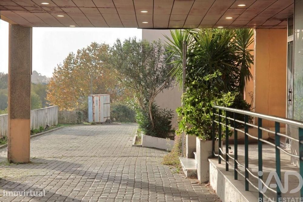 Loja / Estabelecimento Comercial em Valença, Cristelo Covo e Arão de 5