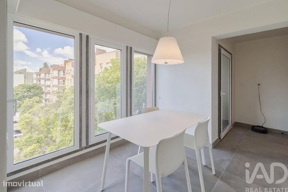 Apartamento T2 em Carnide