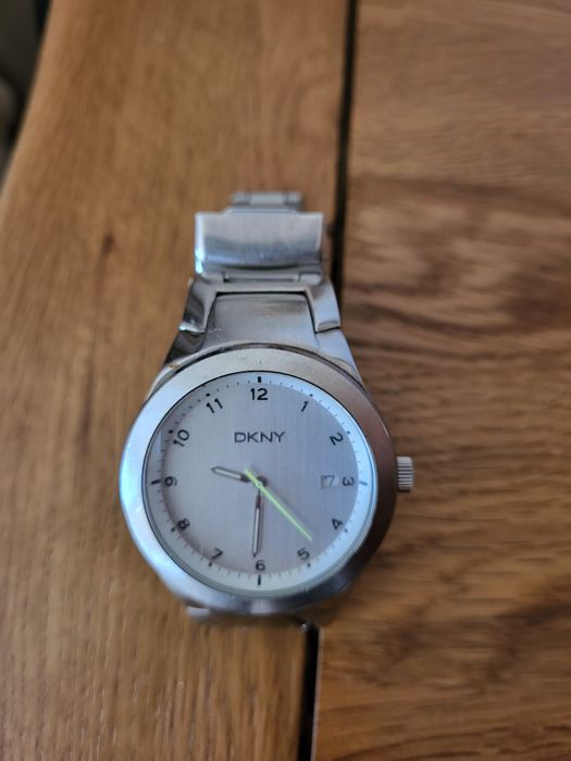 Relogio DKNY novo