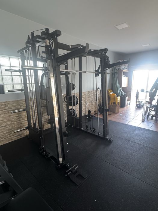 Máquina de musculação multifunções *Nova*