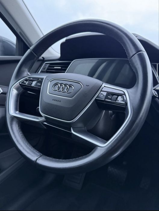 Кермо Audi E tron