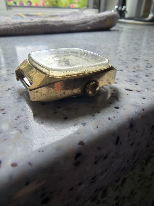 Часы    наручные