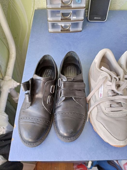 Продам взуття для хлопчика.