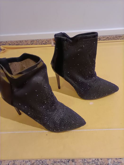 Botas muito finas na 39 novas