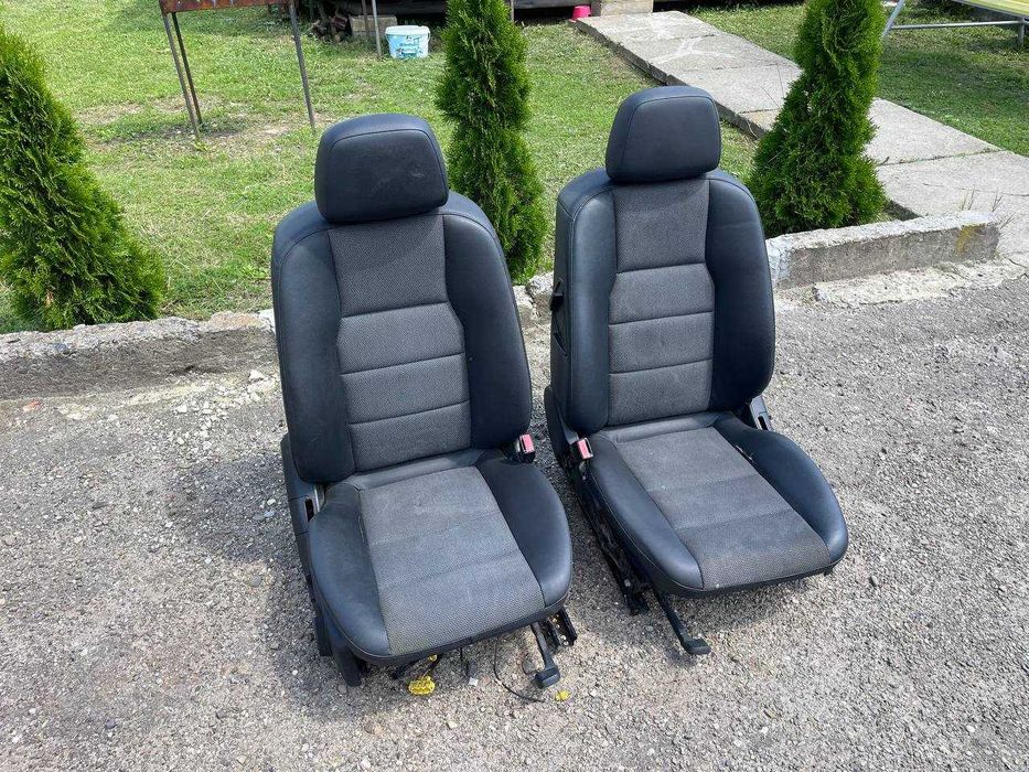 Автосидения на бус Renault Kangoo Dokker Citroen Berlingo крісло водія