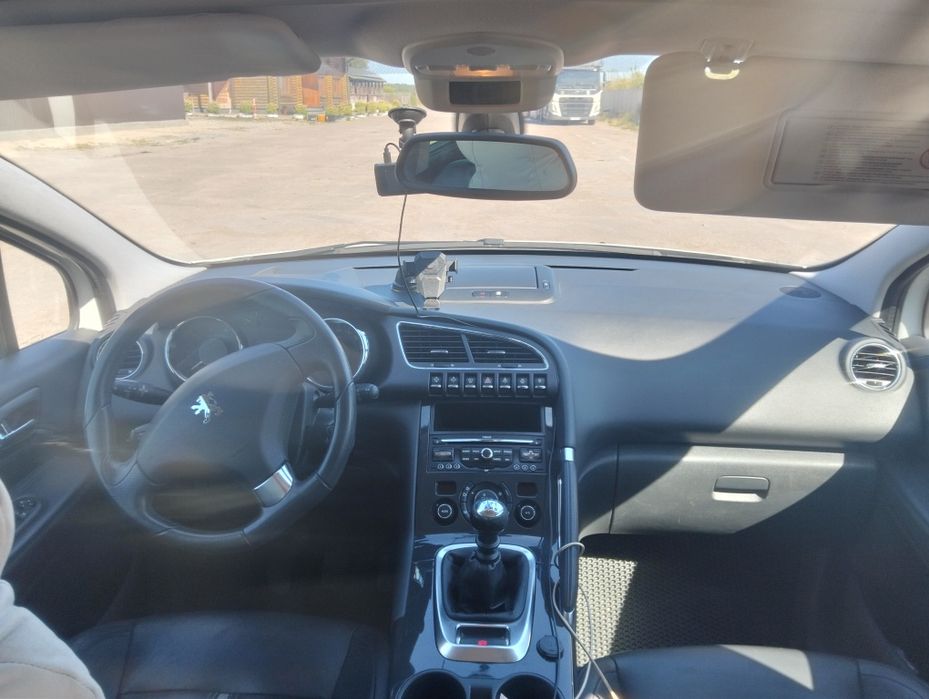 Продам Пежо 3008