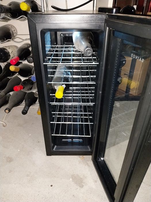 Cave vinhos  12 garrafaa